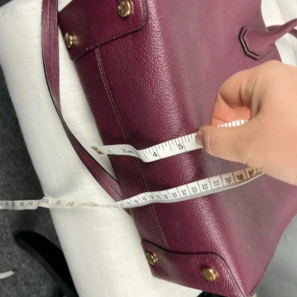 Michael Kors MK Mercer Large Satchel Plum Bag Pebbled Leather Accordion EUC - Picture 11 of 13